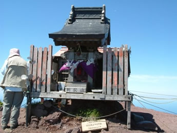 利尻山頂の神社
